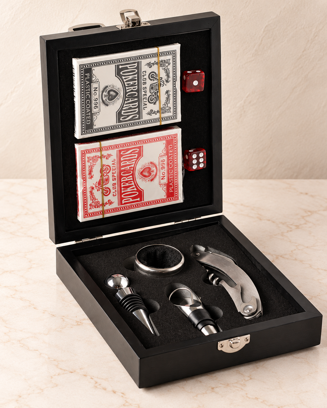 Kit Vinho com Jogo de Baralho, imagem principal
